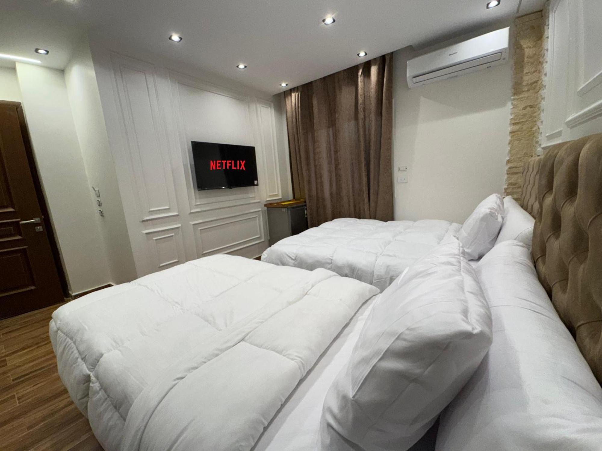 New White Pyramids Inn Ghatati Luaran gambar
