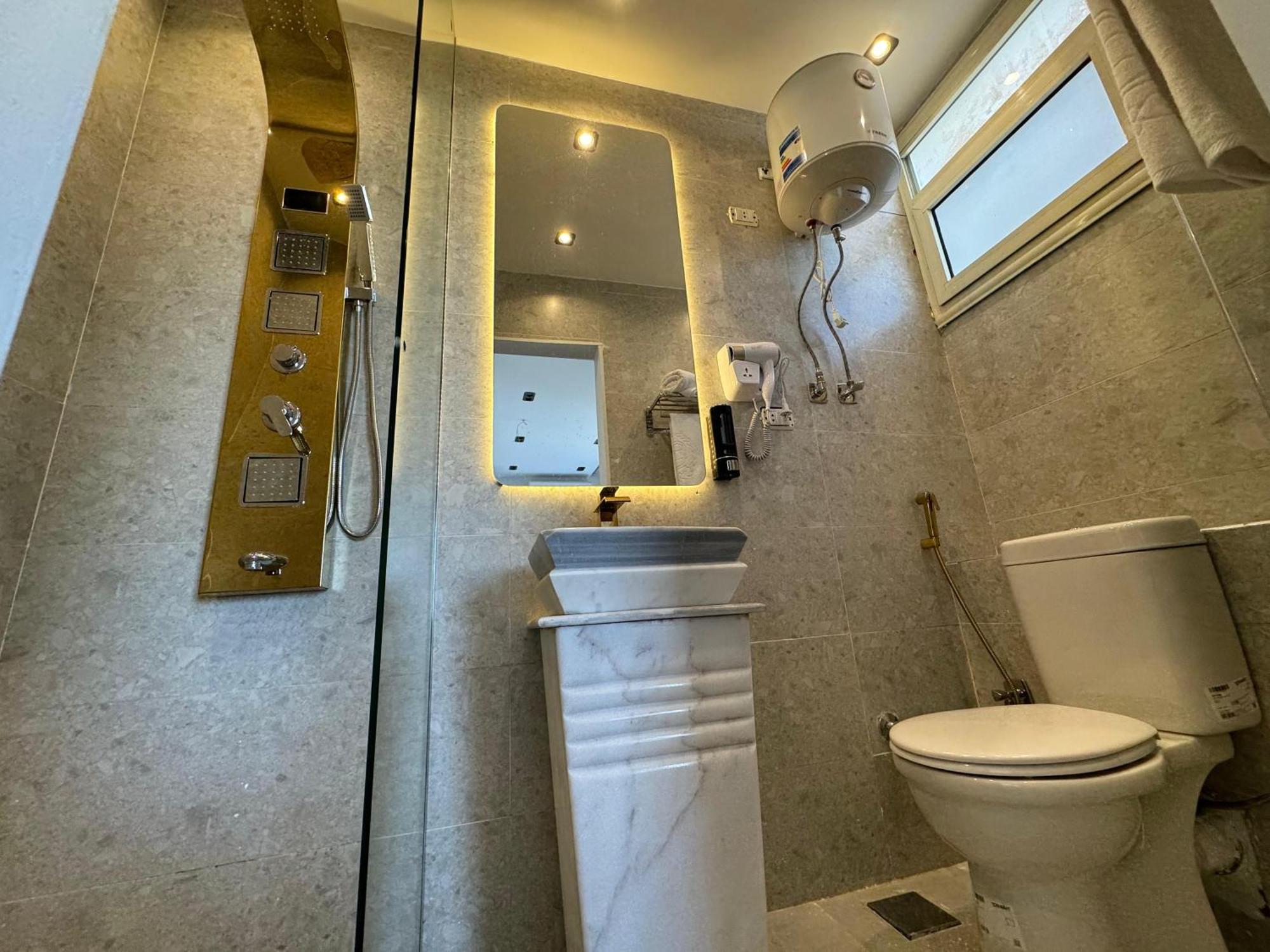 New White Pyramids Inn Ghatati Luaran gambar