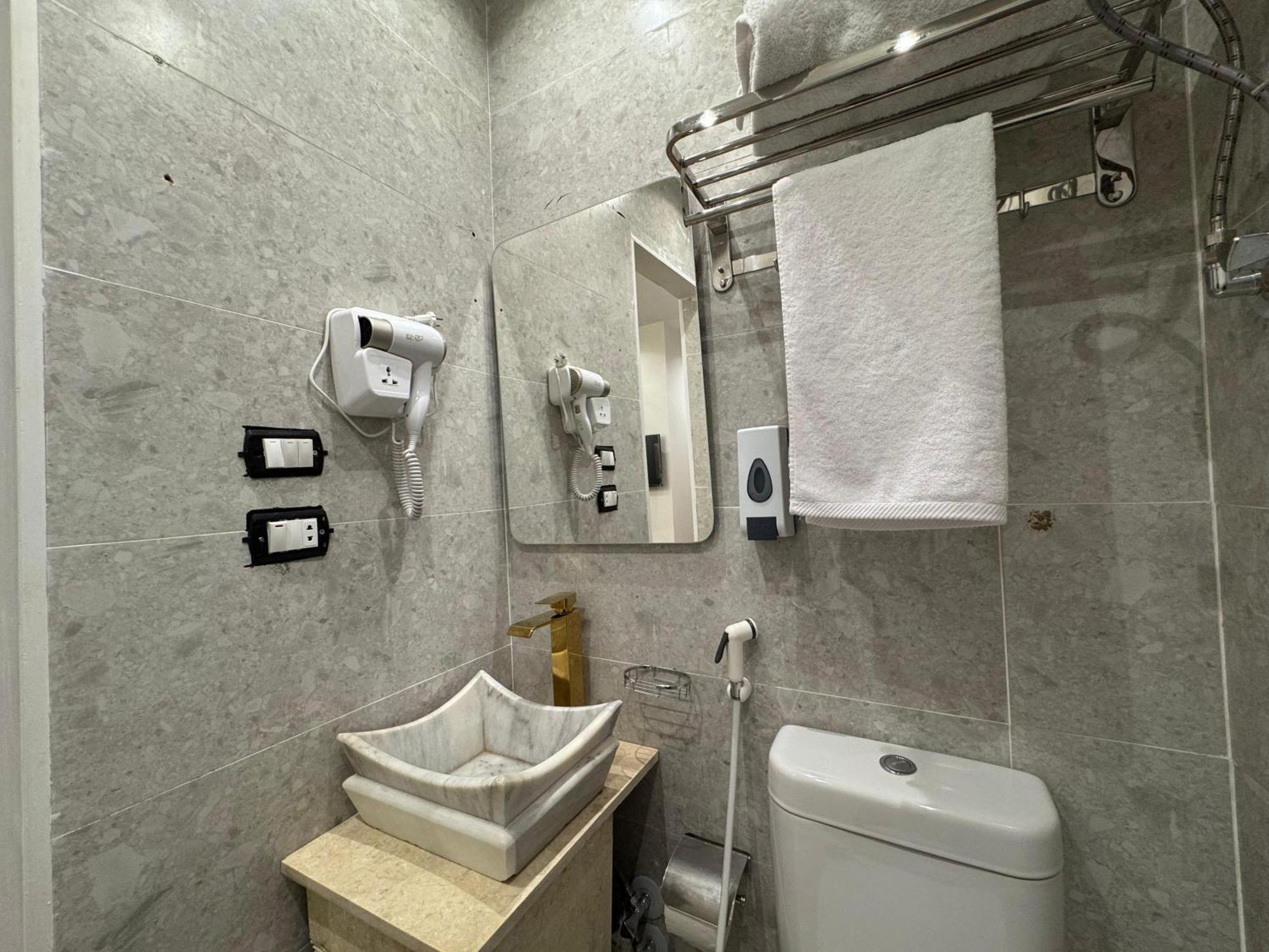 New White Pyramids Inn Ghatati Luaran gambar