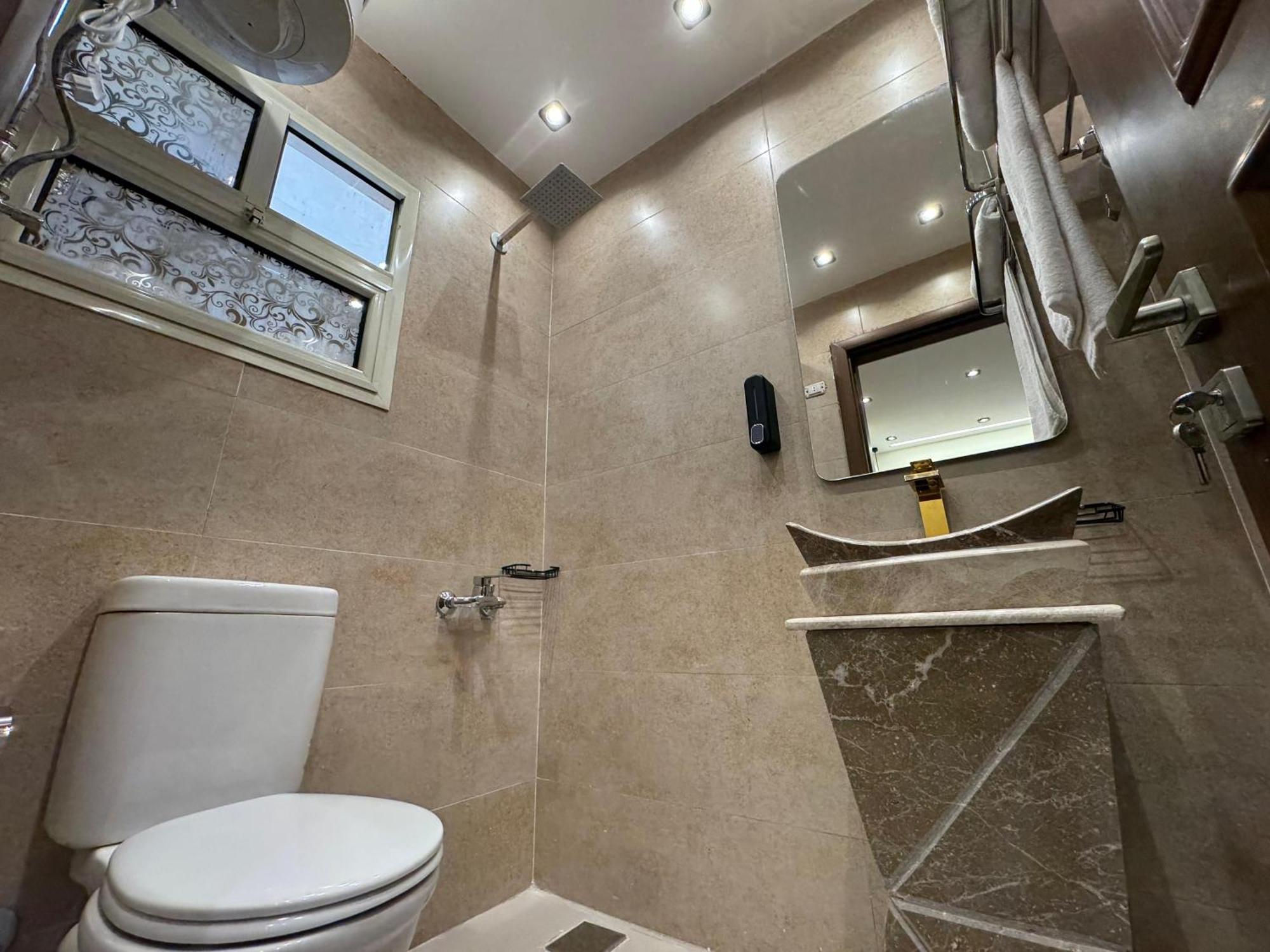 New White Pyramids Inn Ghatati Luaran gambar