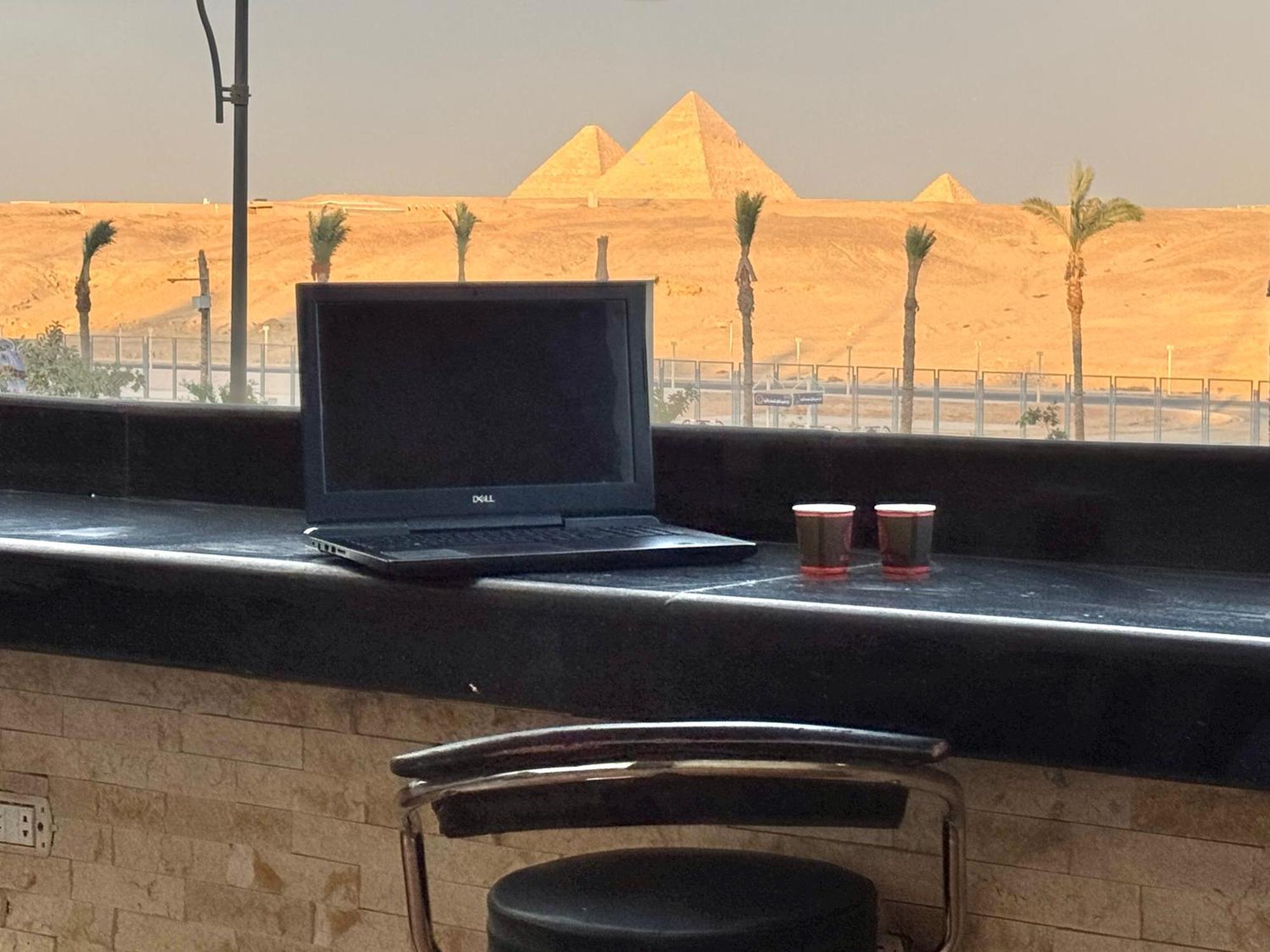 New White Pyramids Inn Ghatati Luaran gambar